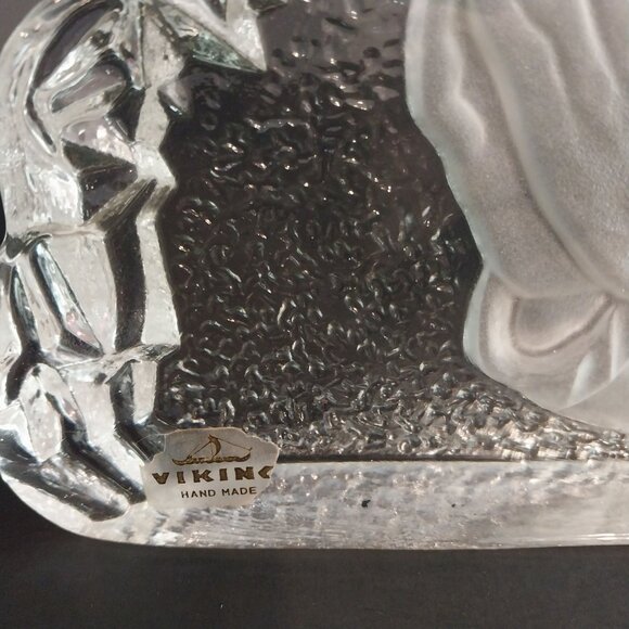 Vintage Viking 1974 Clear And Frosted Praying Hands Figurine With Label - Picture 3 of 5